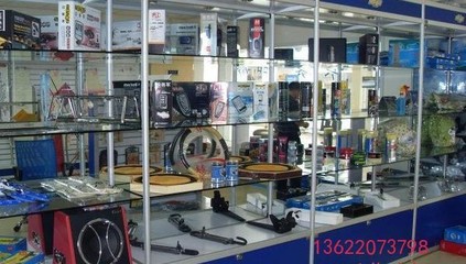 天津汽車4S店貨架系統(tǒng)全解析 從汽配城貨架到導(dǎo)航展柜的專業(yè)布局